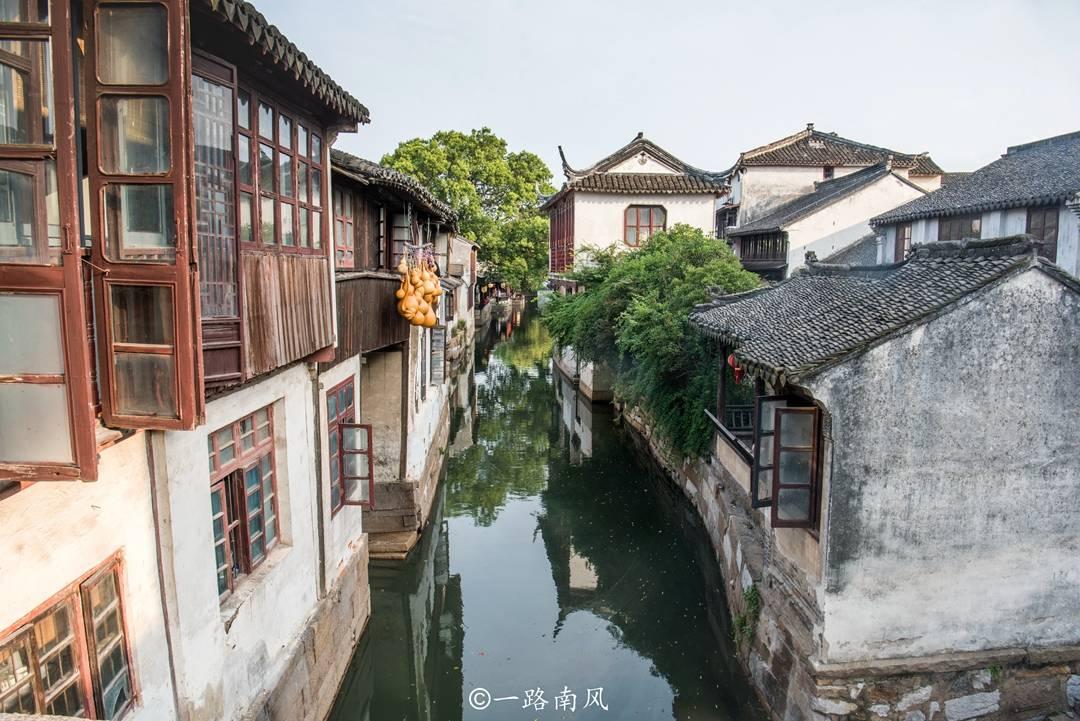 火山爆发是怎样的一番景象？失落的文明，繁华的都市毁于一旦